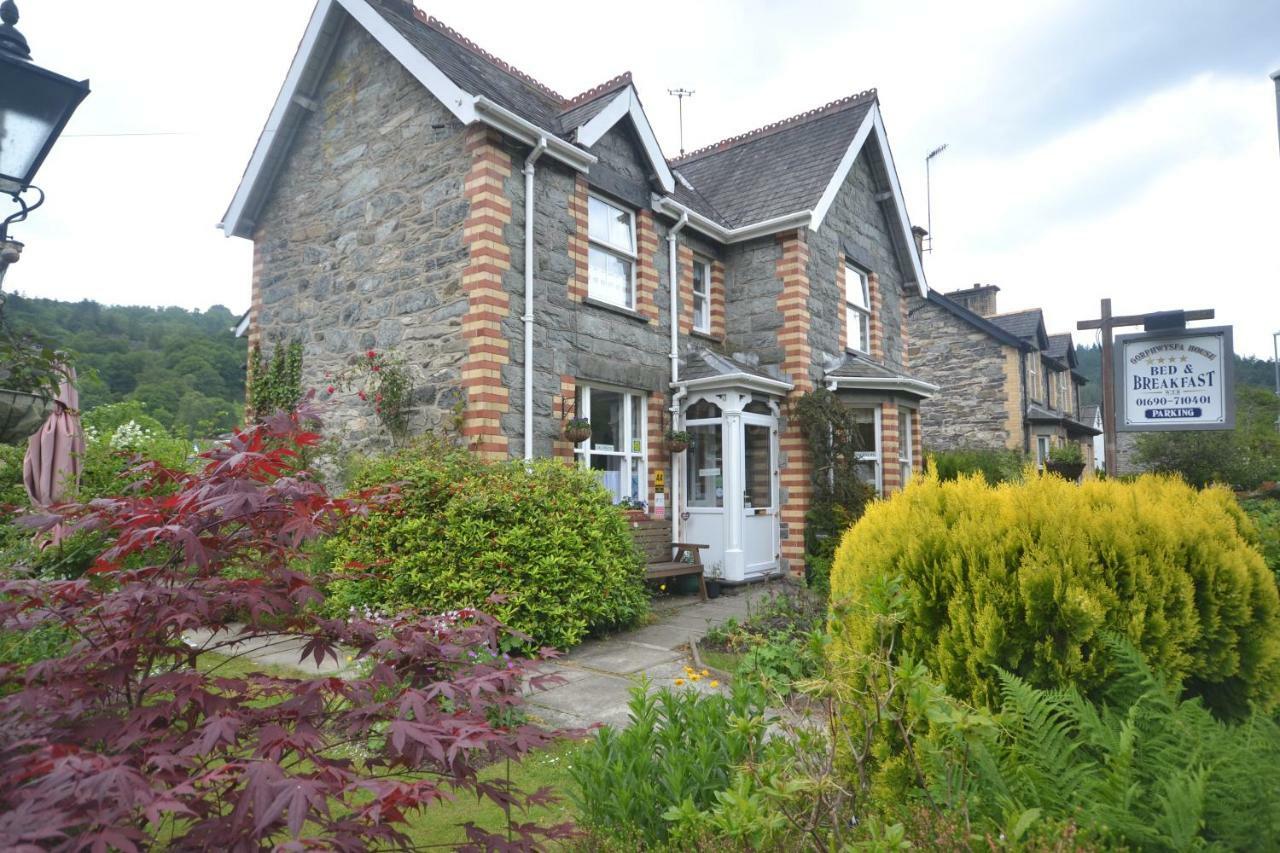 Gorphwysfa House B & B 베투스 이 코이드 외부 사진